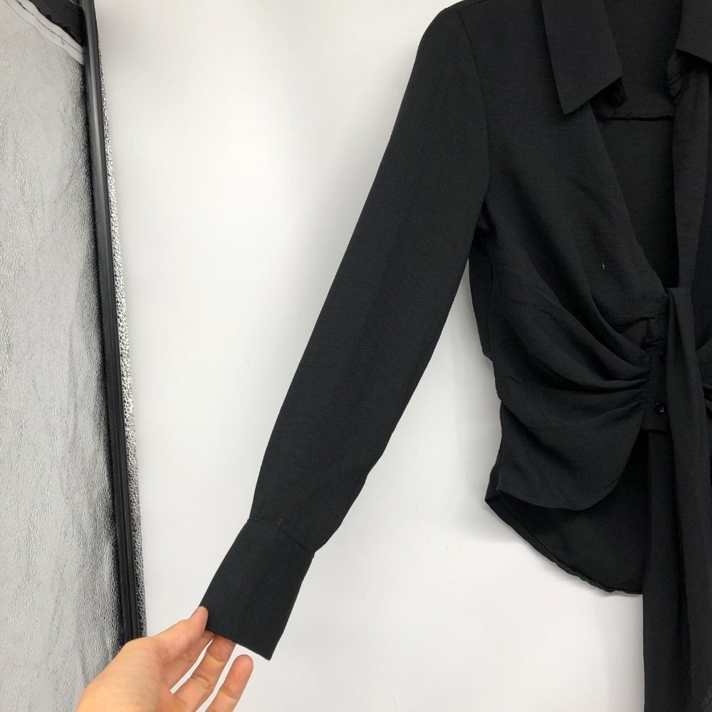 boohoo Black Woven Tie Front plunge neck cropped Shirt size 2 - Picture 7 of 15
